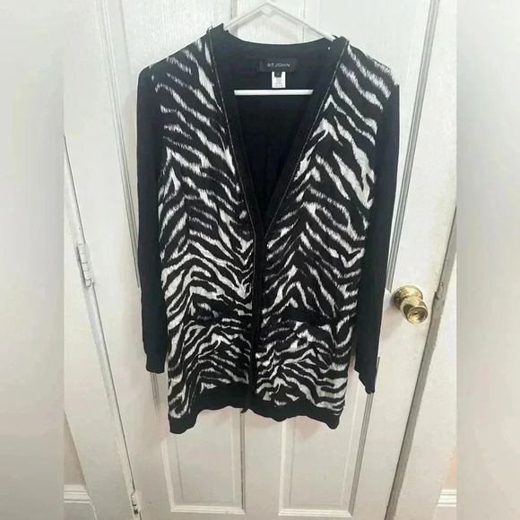St. John Black and White Zebra Print Chain-Trim Knit Longline Cardigan Wool Silk - Picture 4 of 9